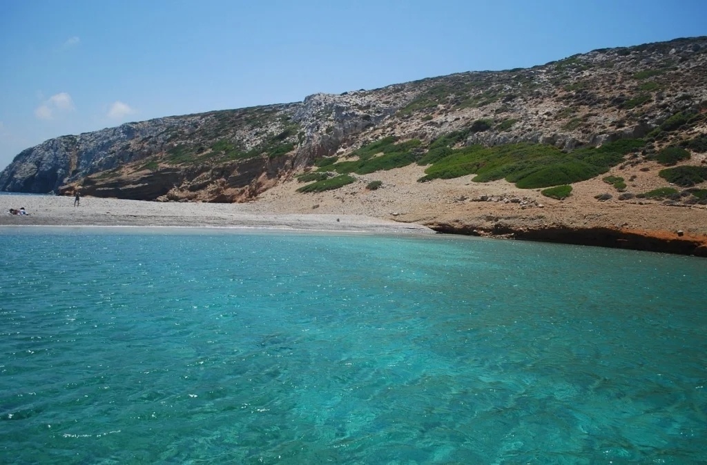 Μπαρ σε ακατοίκητο νησί αναζητά προσωπικό για την καλοκαιρινή σεζόν