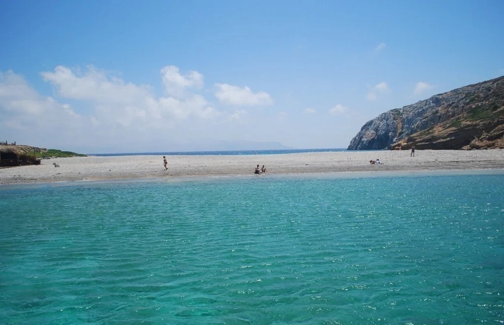 Μπαρ σε ακατοίκητο νησί αναζητά προσωπικό για την καλοκαιρινή σεζόν