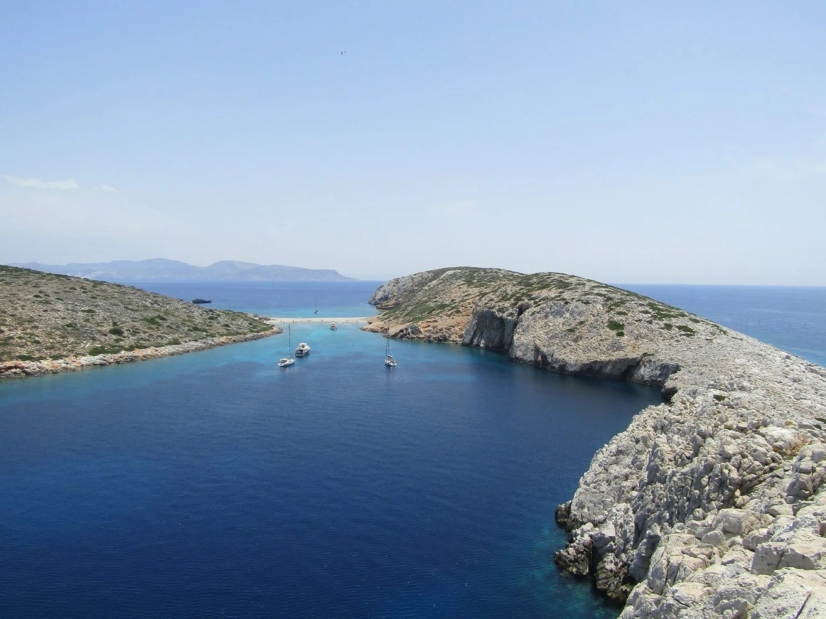 Uninhabited Island Beach Bar: Η δουλειά των ονείρων σας περιμένει με μόνο 2 προϋποθέσεις