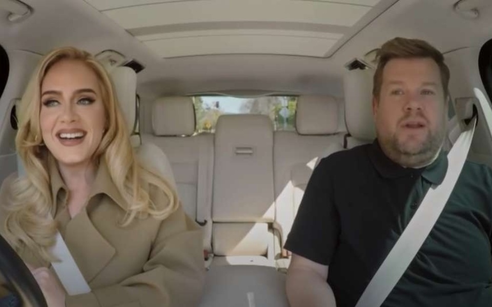 Η Adele παίρνει τον James Corden σε μια συγκινητική τελική βόλτα με το Carpool Karaoke>