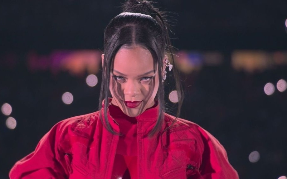 Η Rihanna μοιράζεται τις πρώτες πασχαλινές φωτογραφίες με τον γιο της στο Instagram (ΕΙΚΟΝΕΣ)>