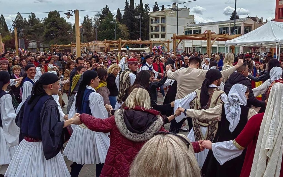 Ο πασχαλινός εορτασμός της Τρίπολης: Η μεγαλύτερη γιορτή στην πλατεία Άρεως>