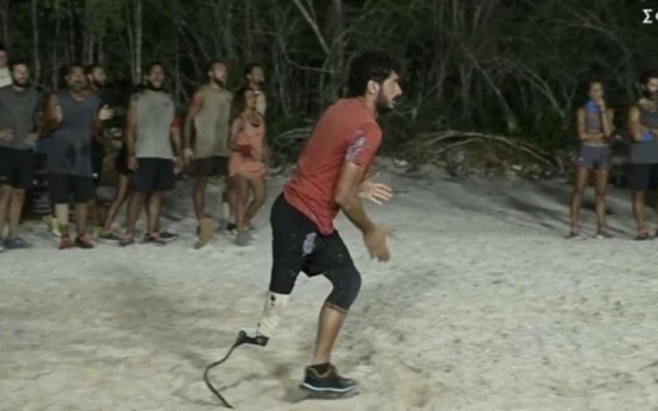 Survivor All Star: Γνωρίστε τον Varis, τον εμπνευσμένο Τούρκο παίκτη με ένα επιπλέον άκρο>