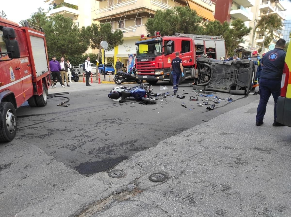 Πένθος για τον Νίκο Μάκο: Τραγικό τροχαίο στον Άλιμο -Βίντεο