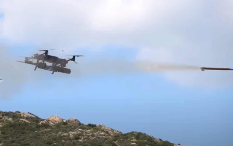 Ελληνικό drone εκτοξεύει ισχυρό πύραυλο Apache σε πρωτοποριακή δοκιμή>