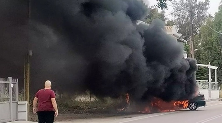 Φλεγόμενο αυτοκινητιστικό δυστύχημα: Απίστευτο ατύχημα στον παραλιακό δρόμο Μήλος – Νέα Κίος