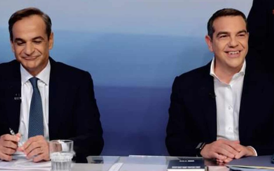 Η χειραψία μεταξύ Μητσοτάκη και Τσίπρα δίνει τον τόνο στη συζήτηση των πολιτικών αρχηγών>