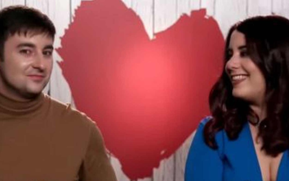 Πρεμιέρα του «First Dates»: Ντροπιαστικό τηλεοπτικό επεισόδιο στο ραντεβού>