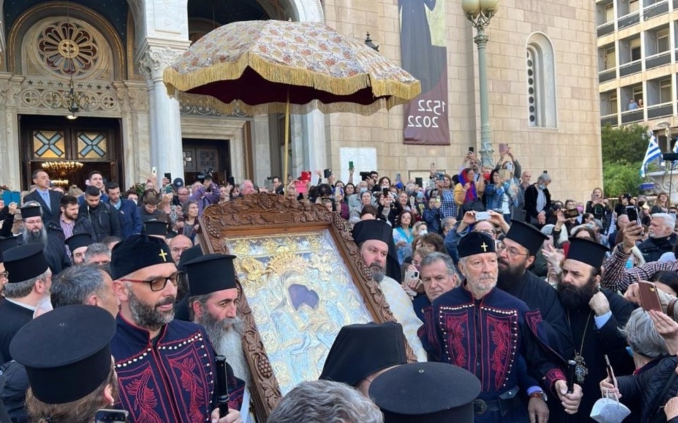 Συναισθηματική αναχώρηση: Ιερά Εικόνα του «Άξιον Εστί» από την Αθήνα στο Πρωτάτο του Αγίου Όρους>