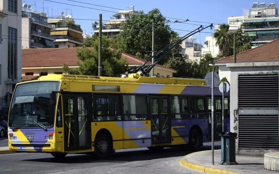 Συνελήφθη ένοπλος οδηγός τρόλεϊ: Πρωτοφανές περιστατικό στη Δραπετσώνα>