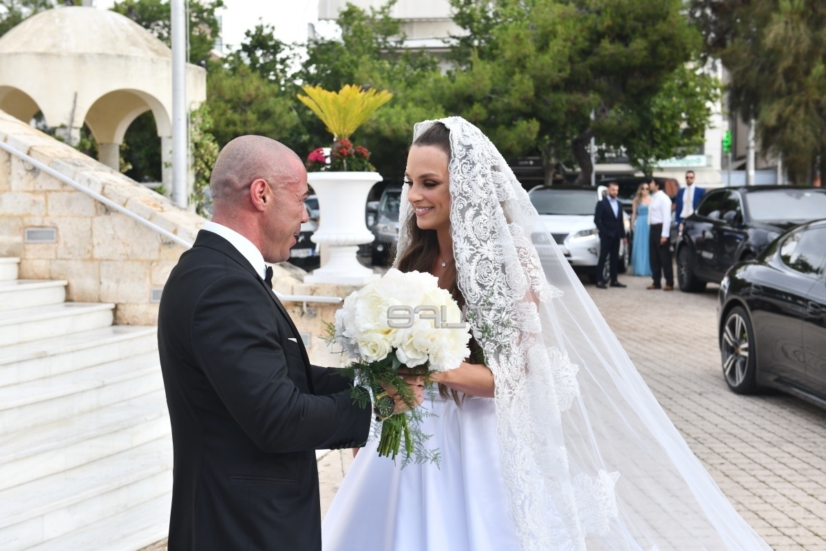 Καθηλωτικές στιγμές: Φωτογραφίες από τον χαρμόσυνο γάμο του Μιχάλη Ζαμπίδη και της Μαρίας και τη βάπτιση των δίδυμων παιδιών τους