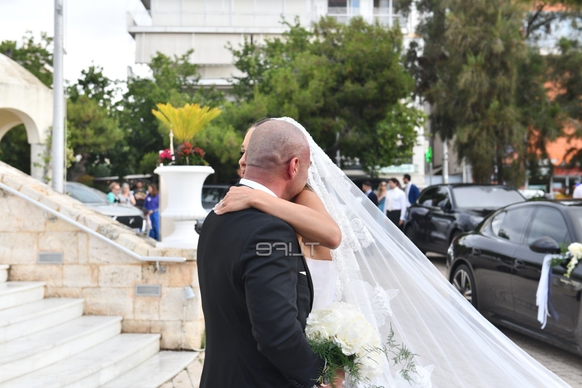 Καθηλωτικές στιγμές: Φωτογραφίες από τον χαρμόσυνο γάμο του Μιχάλη Ζαμπίδη και της Μαρίας και τη βάπτιση των δίδυμων παιδιών τους