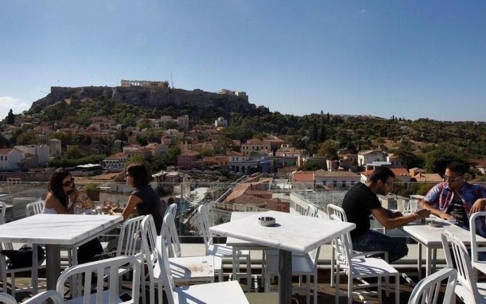 Acropolis View Hidden: Το ξενοδοχείο Coco Mat αντιμετωπίζει άμεσο κλείσιμο>